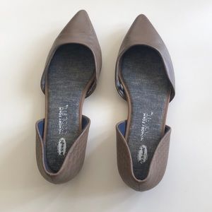 Pointy toe D’Orsay Flats